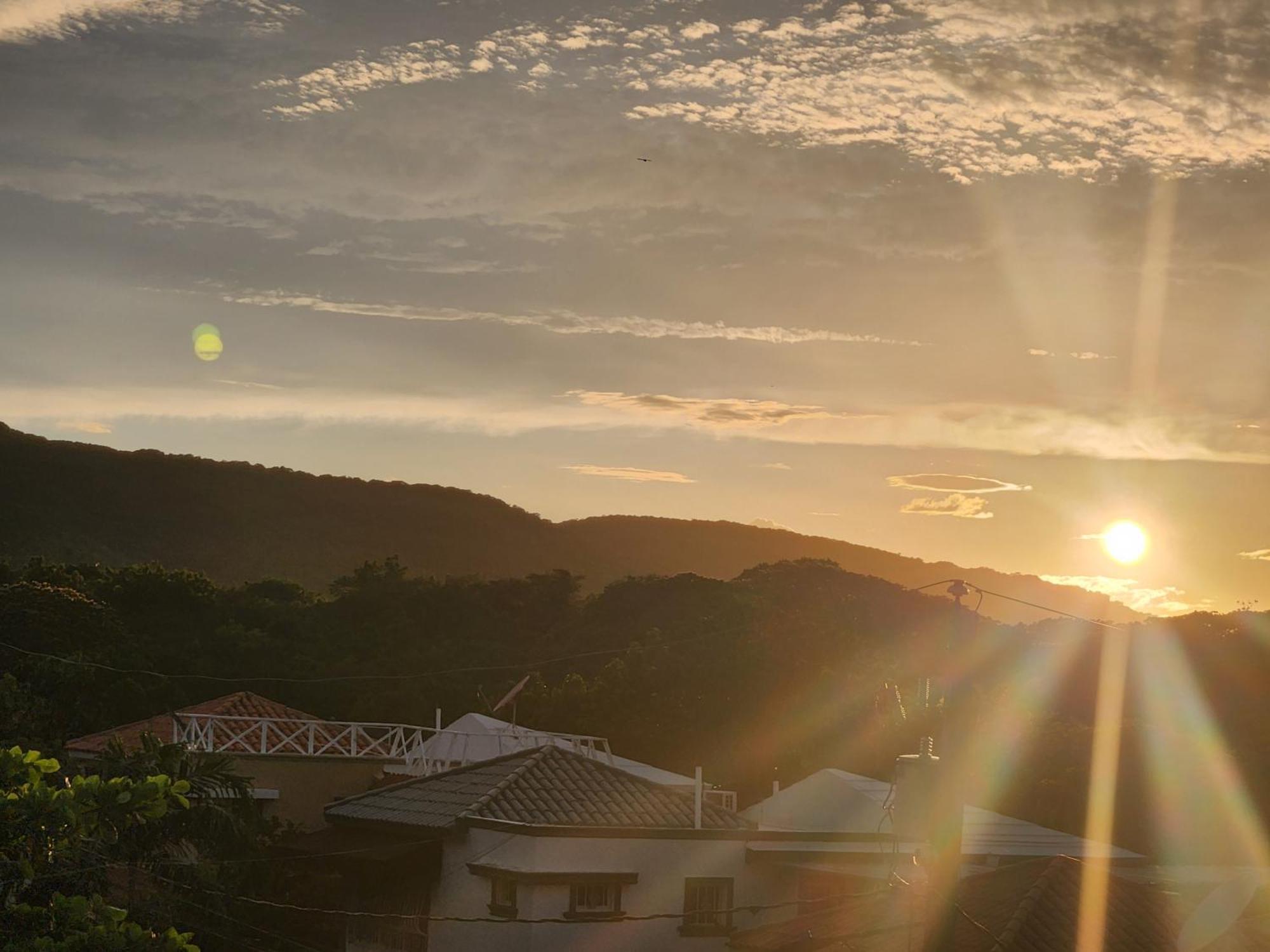 Casita Linda Larimar - 2Br Apartment With Rooftop, Bay Views, Fast Wifi, Near Beach In Barahona Buitenkant foto