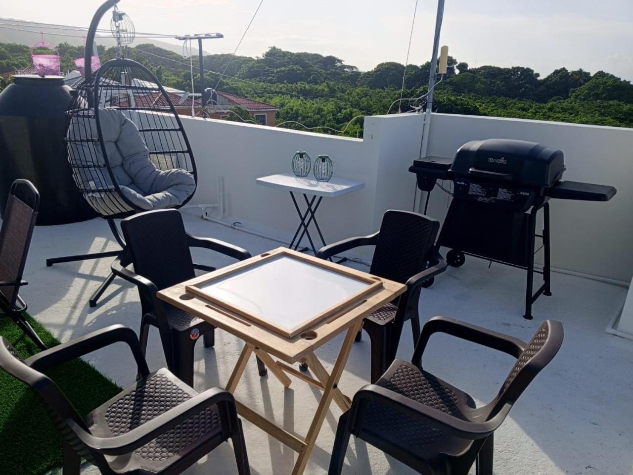 Casita Linda Larimar - 2Br Apartment With Rooftop, Bay Views, Fast Wifi, Near Beach In Barahona Buitenkant foto